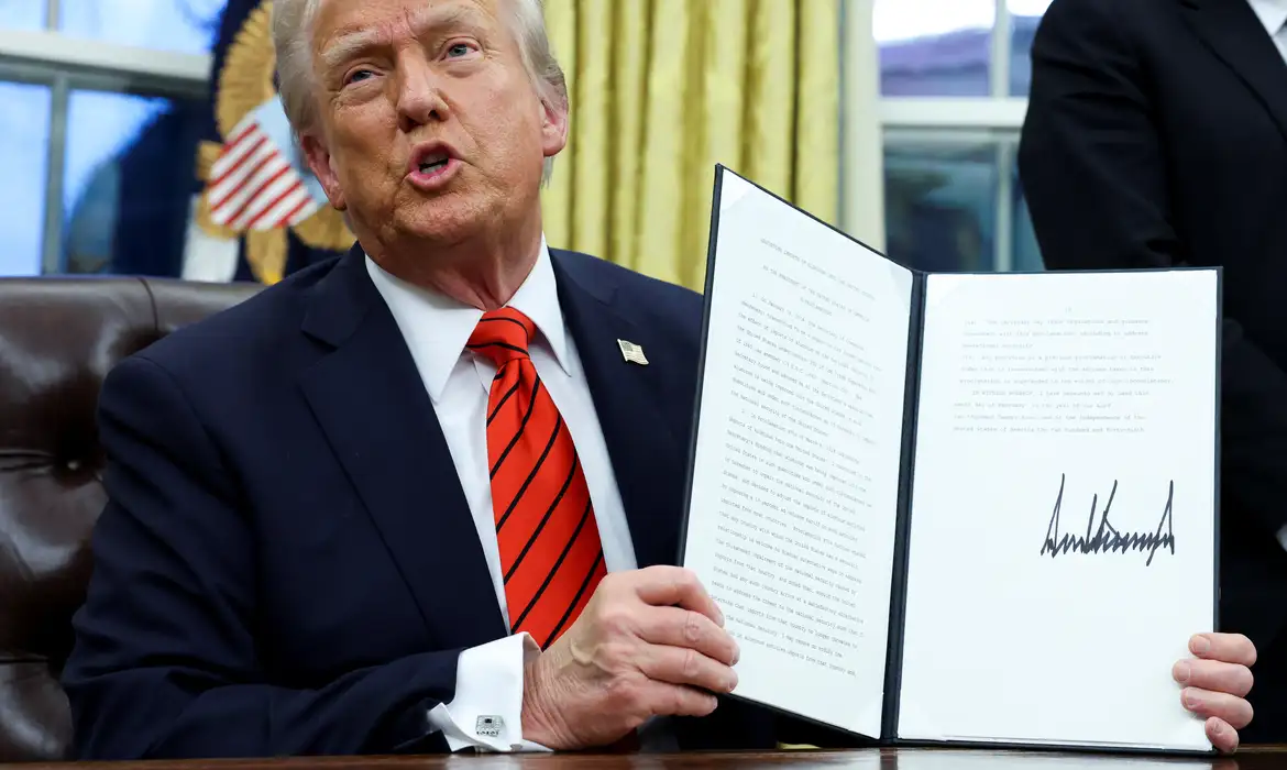 Trump impõe novas tarifas e gera impacto global na Indústria Automobilística